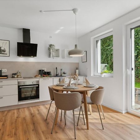 Zwei Apartments Fuer Bis Zu 8 Personen Zentral, Modern, Mit Terrasse & Balkon Bielefeld Exterior photo