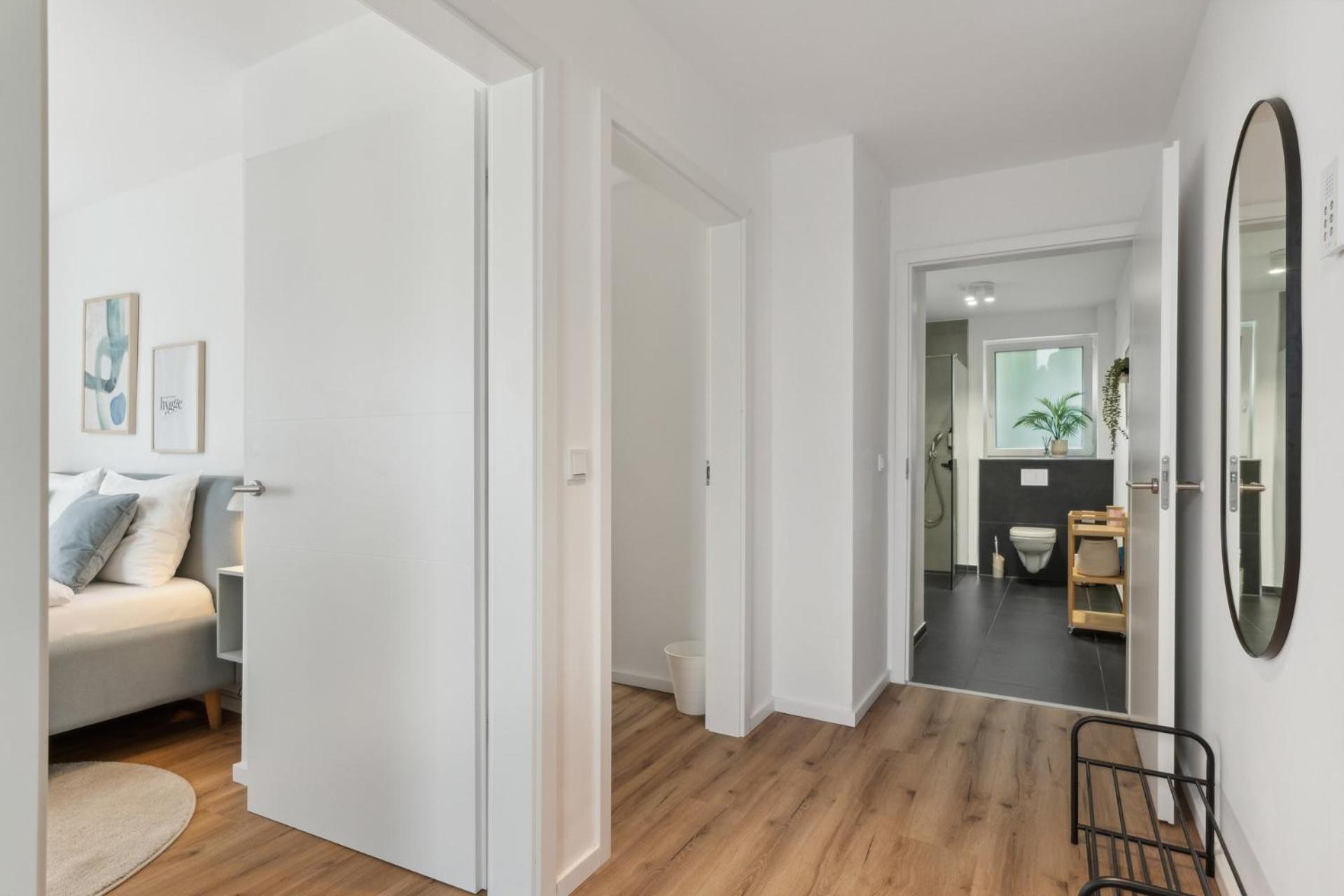 Zwei Apartments Fuer Bis Zu 8 Personen Zentral, Modern, Mit Terrasse & Balkon Bielefeld Exterior photo