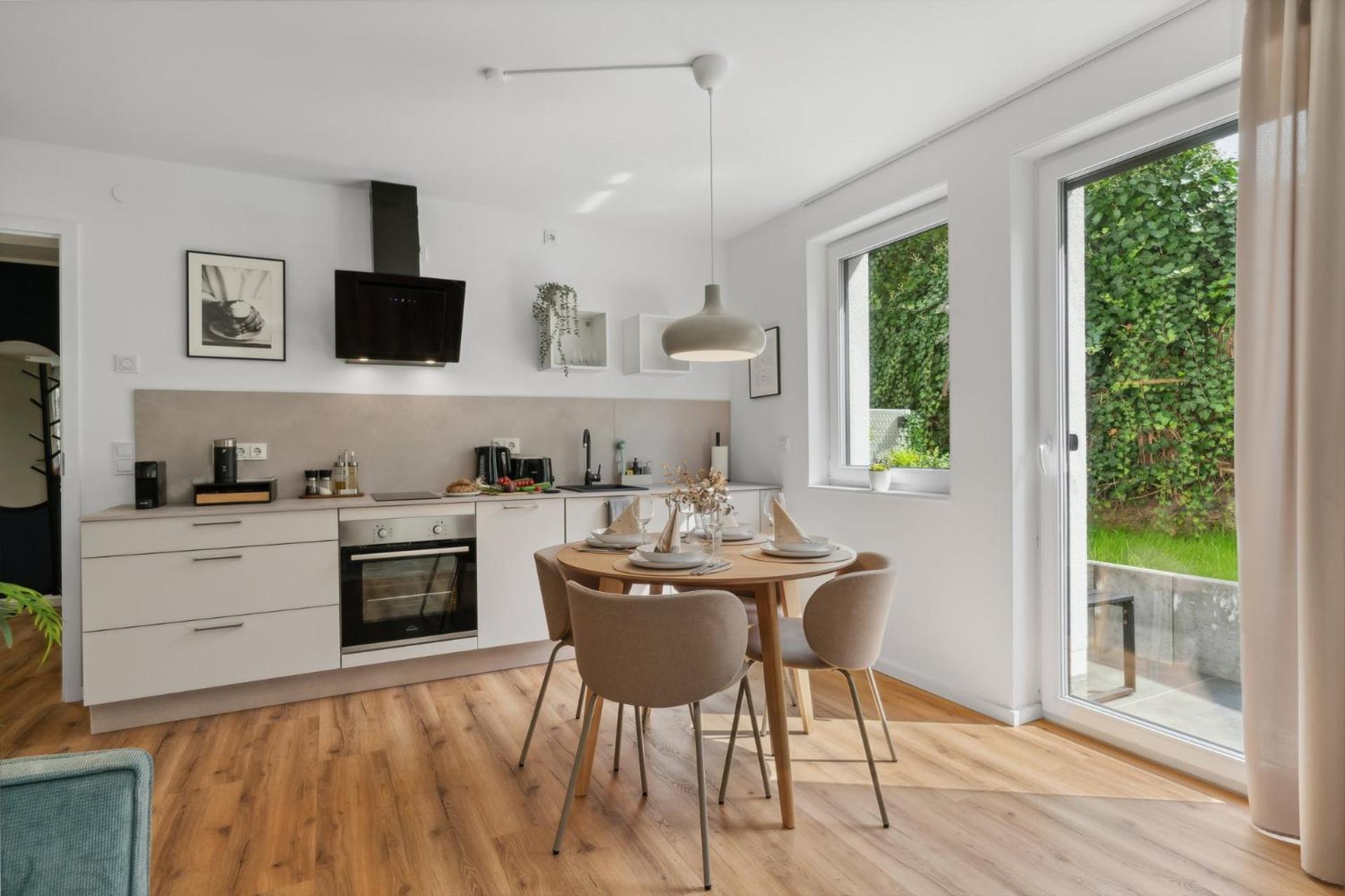 Zwei Apartments Fuer Bis Zu 8 Personen Zentral, Modern, Mit Terrasse & Balkon Bielefeld Exterior photo