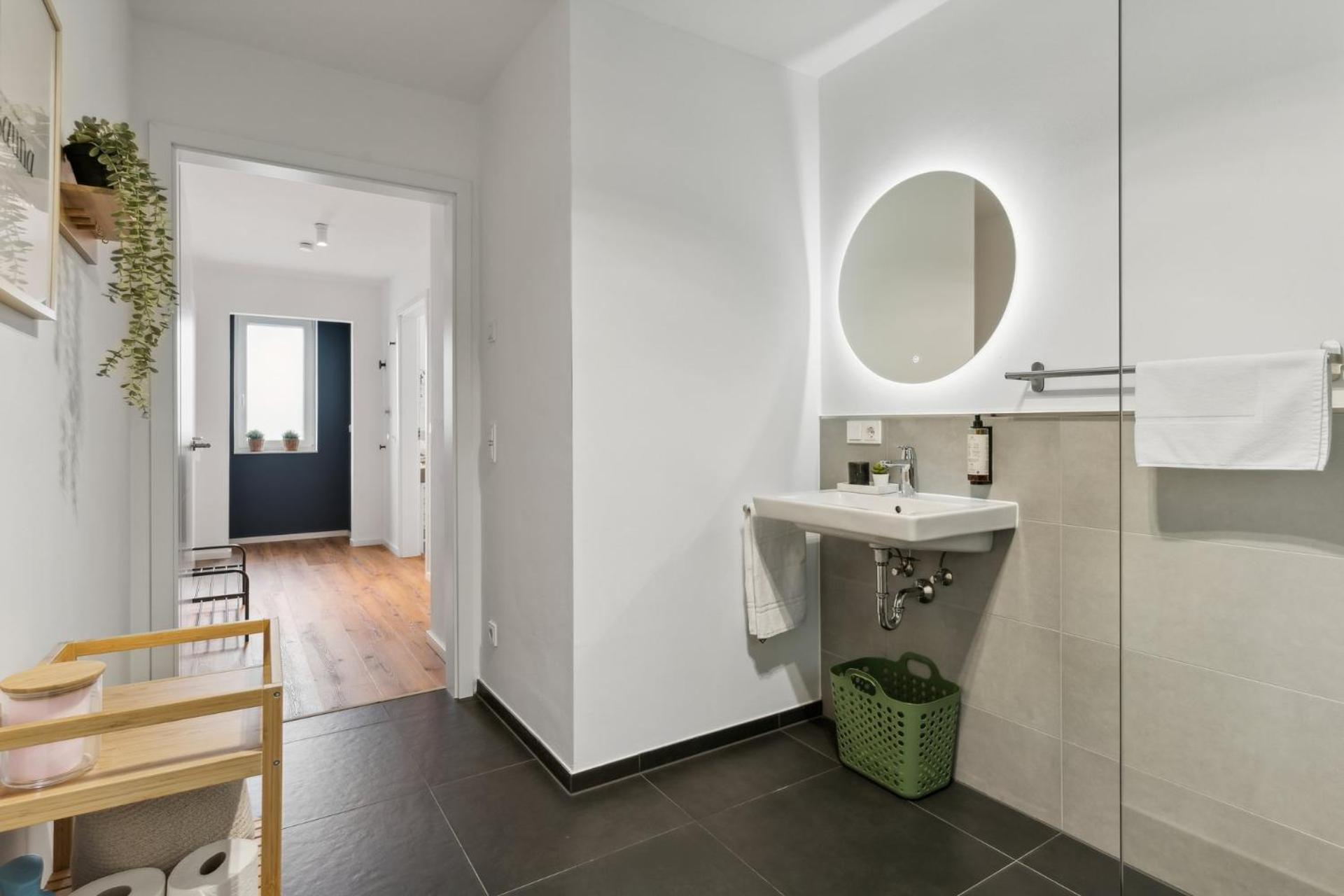Zwei Apartments Fuer Bis Zu 8 Personen Zentral, Modern, Mit Terrasse & Balkon Bielefeld Exterior photo