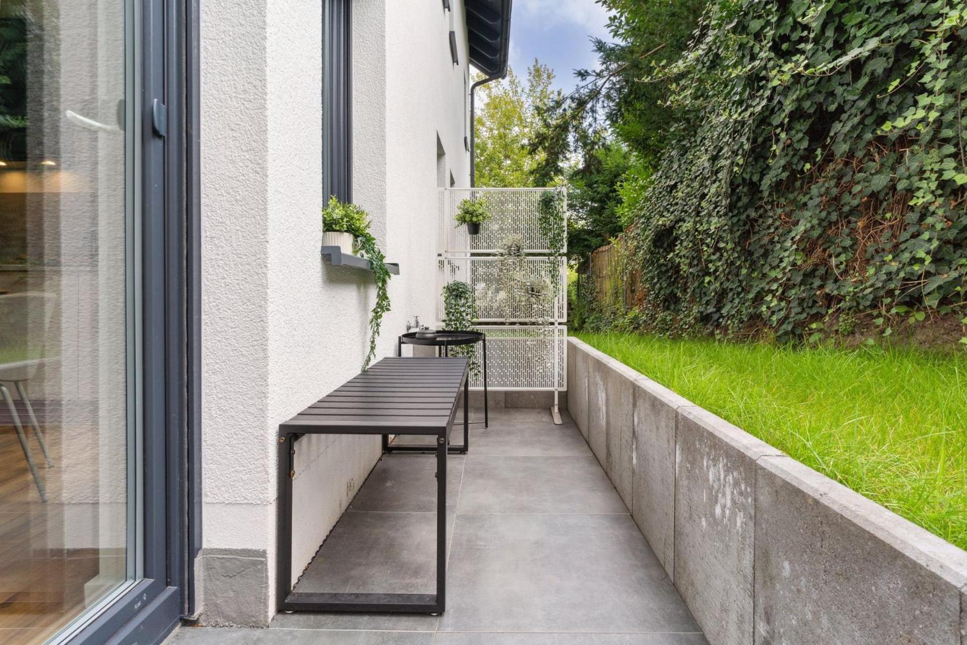 Zwei Apartments Fuer Bis Zu 8 Personen Zentral, Modern, Mit Terrasse & Balkon Bielefeld Exterior photo